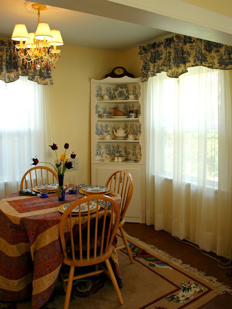 Budget Home Decor Tips Gain Interest Before Festive Planning