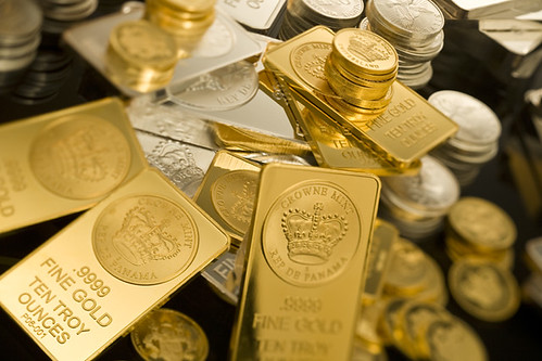 Gold Falls In Global Trade Despite Relief From US-Iran Deal