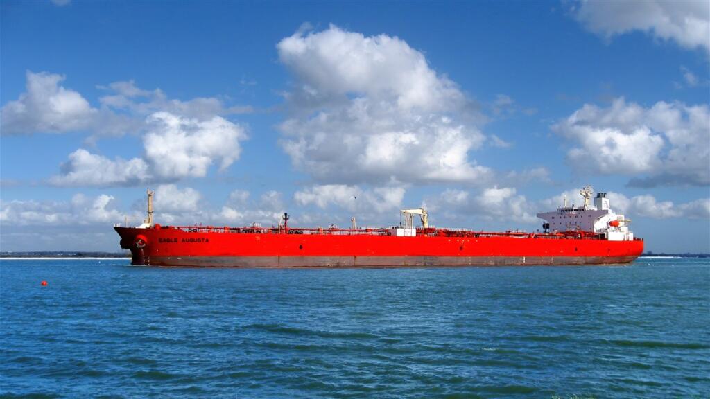 UK Shadow Fleet Tanker Seizure Raises Pressure on Russian Oil Shipping