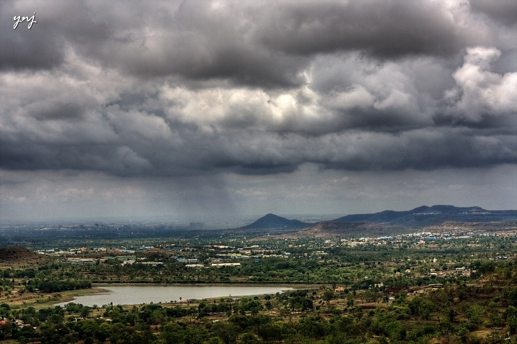 Weather Travel Warning Trends As Weekend Plans Face Monsoon Risk